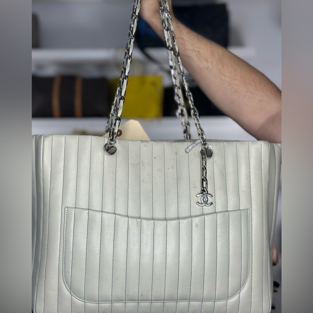 CHANEL TOTE